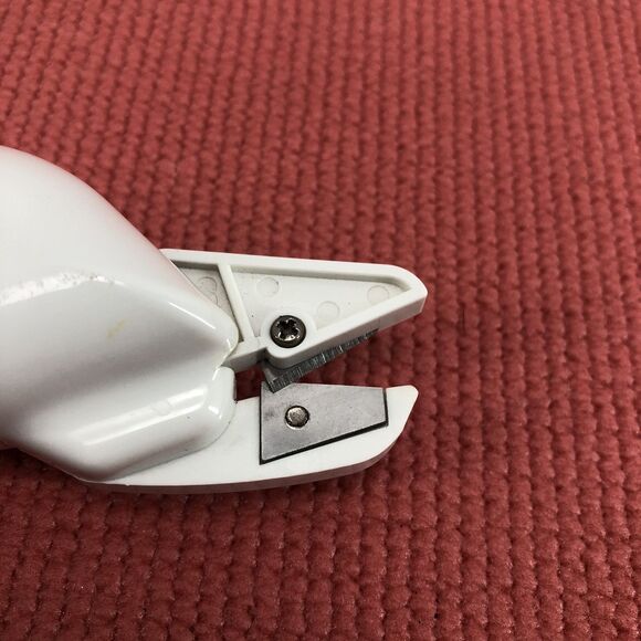 Vintage Singer Electric Scissors AA Batteries Or 12V Adapter Needed For Power - Picture 3 of 7